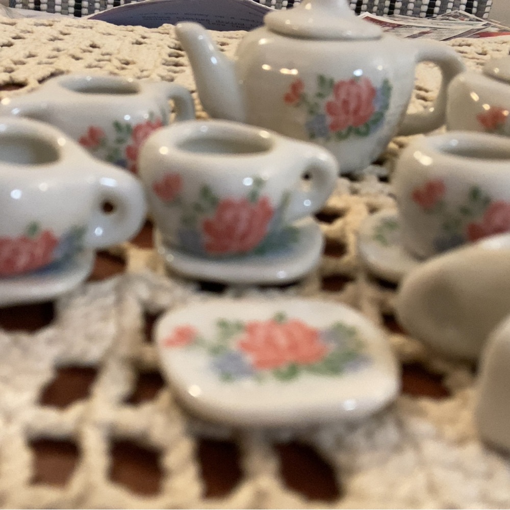 Minimum tea set